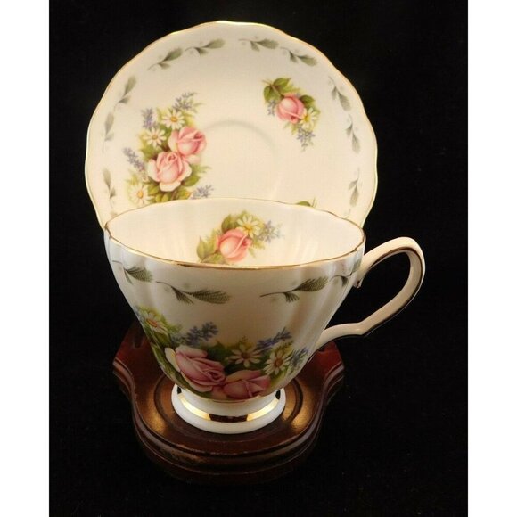 Royal Vale Ridgeway Potteries Pink Roses Tea Cup Saucer Floral Gold Trim - Picture 3 of 9